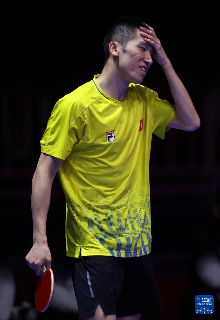 的策略使得 的策略使得